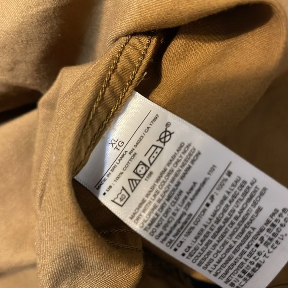 Banana Republic Men's Stone Washed Snap Button Long-Sleeve shirt - Picture 9 of 9